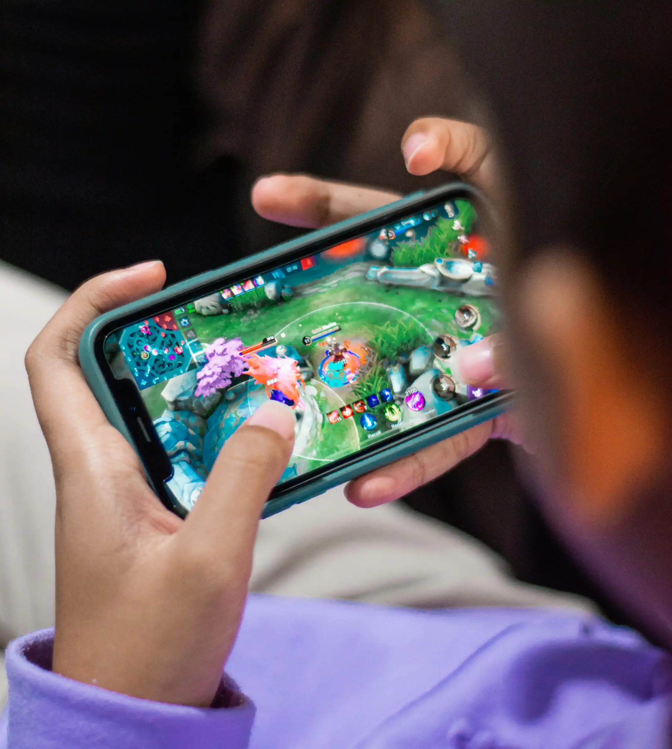 mobile gaming community, social play, global gaming connections